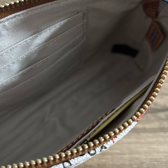 Dooney & Bourke NFL Buccaneers Lexi Crossbody and Coin Wallet Set NWT - Picture 5 of 10